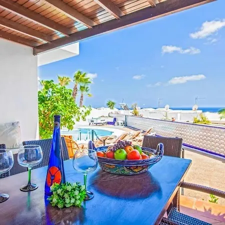 Puerto Del Carmen Sleeps 14 With Pool Air Con And Wifi Vila *