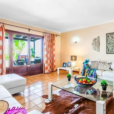 Puerto Del Carmen Sleeps 14 With Pool Air Con And Wifi *