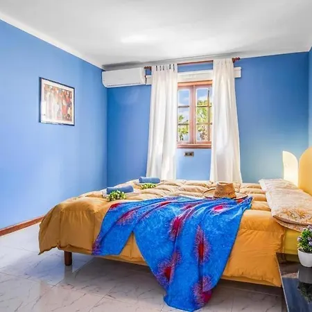 Puerto Del Carmen Sleeps 14 With Pool Air Con And Wifi Puerto del Carmen (Lanzarote)