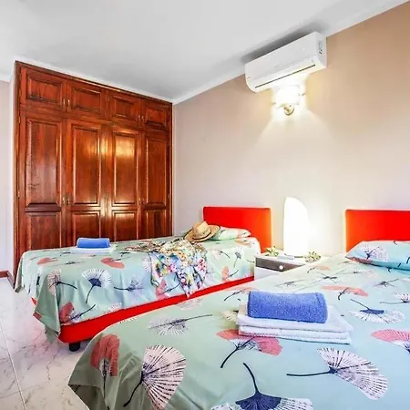 Puerto Del Carmen Sleeps 14 With Pool Air Con And Wifi Vila Puerto del Carmen (Lanzarote)